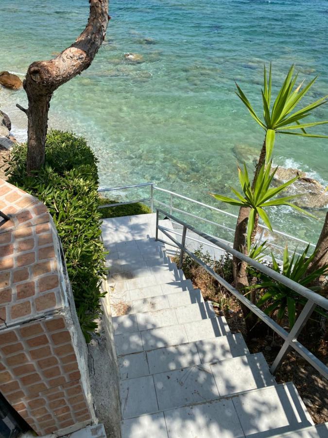 Beautiful House In Front Of The Sea Gazi Exterior foto